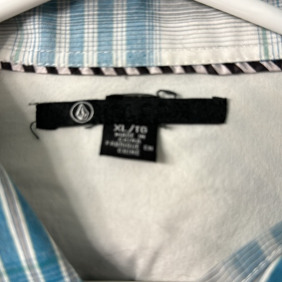 Men’s XL volcom long sleeve - Picture 3 of 3